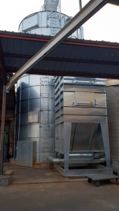 Installation d'un système de filtration raccordé à un silo